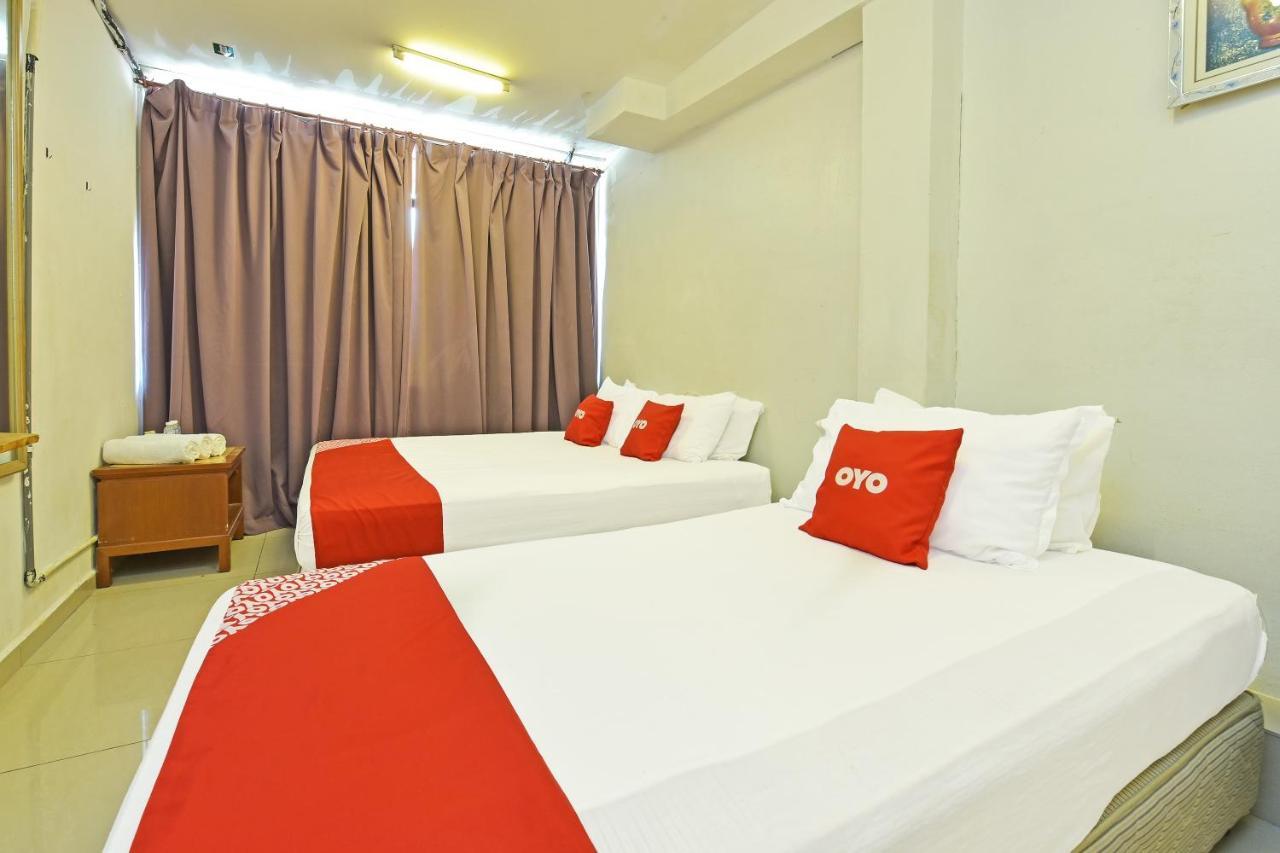 F Hotel Sungai Dua Bukit Экстерьер фото