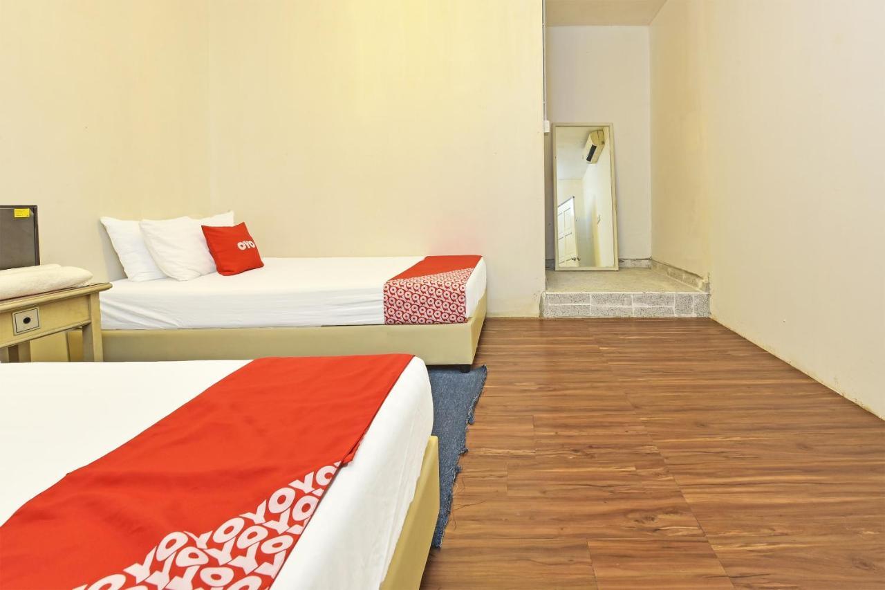 F Hotel Sungai Dua Bukit Экстерьер фото