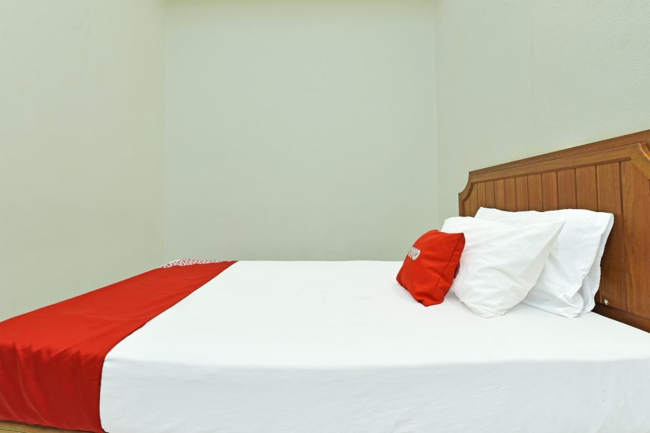 F Hotel Sungai Dua Bukit Экстерьер фото