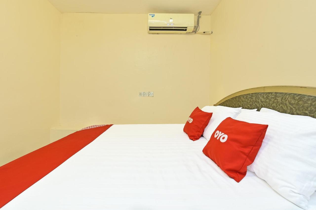 F Hotel Sungai Dua Bukit Экстерьер фото