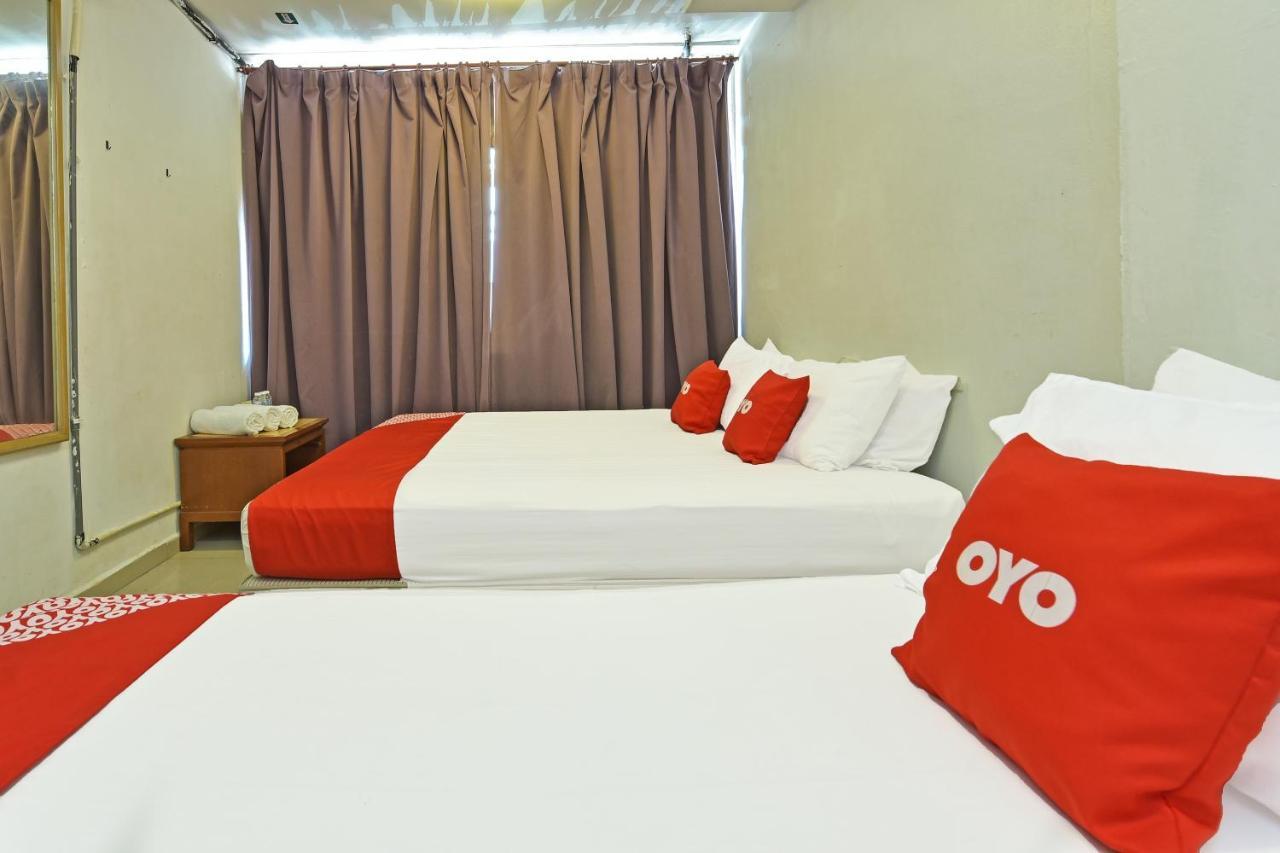 F Hotel Sungai Dua Bukit Экстерьер фото