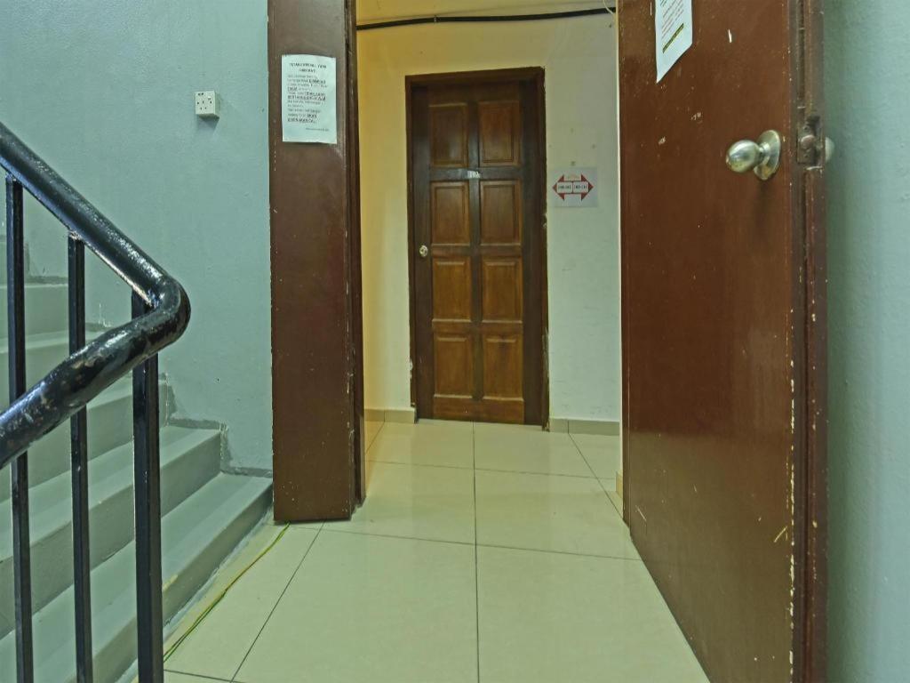 F Hotel Sungai Dua Bukit Экстерьер фото