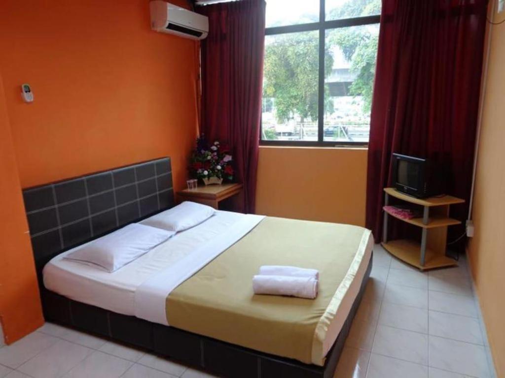 F Hotel Sungai Dua Bukit Экстерьер фото