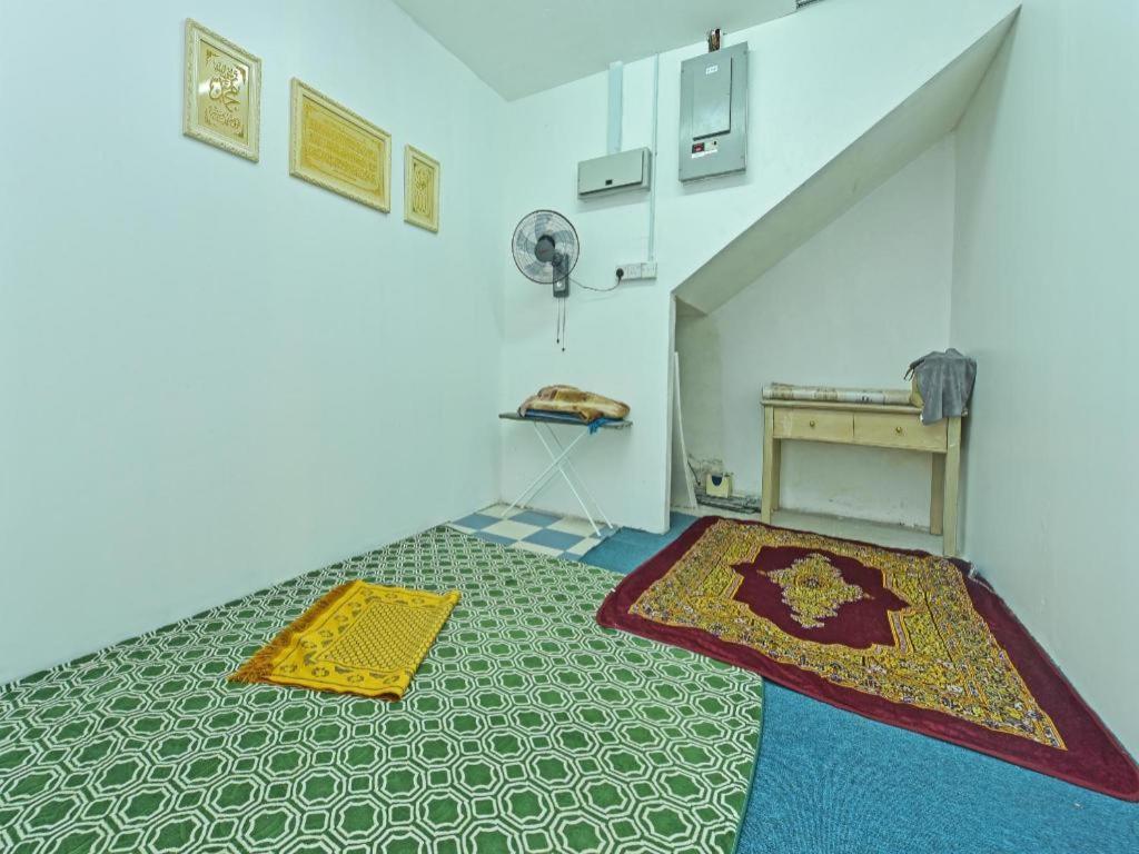 F Hotel Sungai Dua Bukit Экстерьер фото