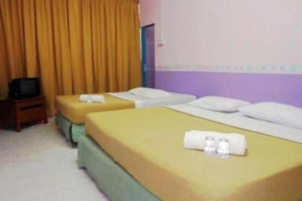 F Hotel Sungai Dua Bukit Экстерьер фото