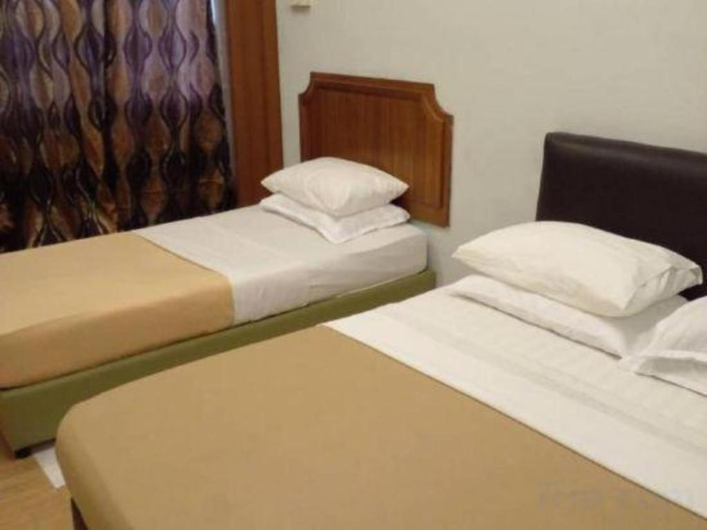 F Hotel Sungai Dua Bukit Экстерьер фото
